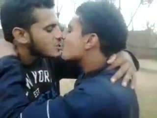 boys kissing